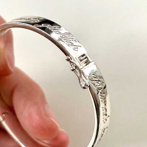 Stella & Dot Inspiration Bangle Blessed - Silver - Picture 4 of 9